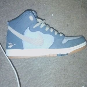 Nike duckhead high tops with size 8